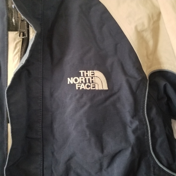 The North Face | Hyvent Ski Snow Jacket - Picture 5 of 9